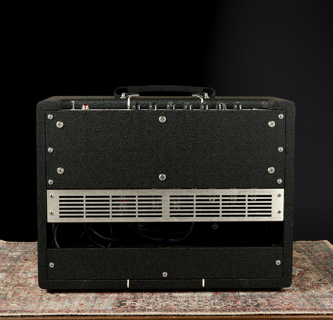 Carr Super Bee 1x10” - NEW - Black. (Authorized Dealer)