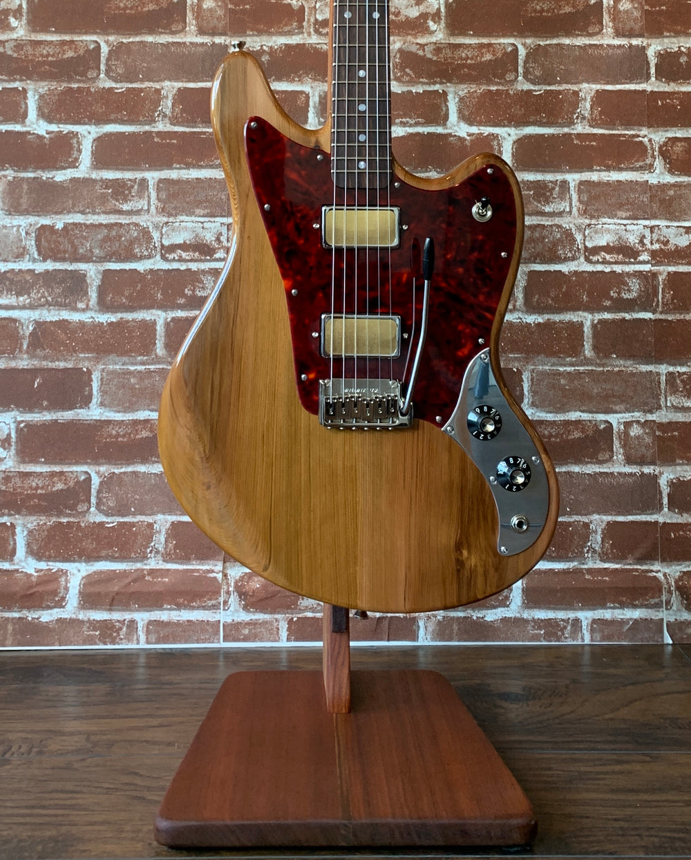 Bilt Relevator LS Floating Vibrato 2019 Natural Tinted Western Red Cedar.   "Authorized Bilt Dealer"