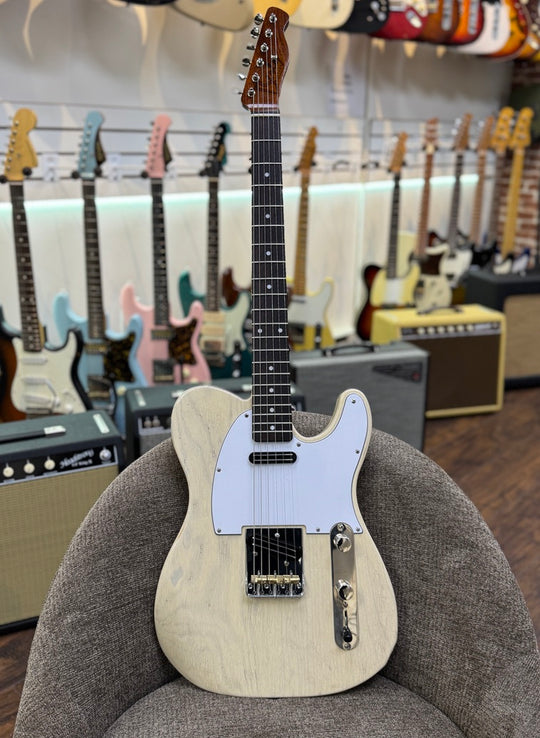 Berly Bent T - Vintage White