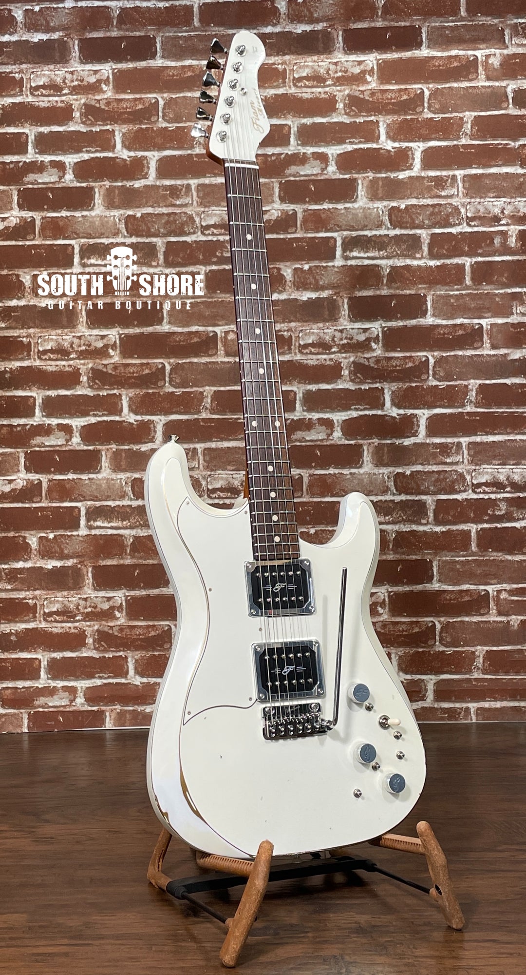 Fiam Guitars Mirari F5 2022 Aged White over Gold, by past Ronin luthier Izzy Lugo (Authorized Fiam Dealer)