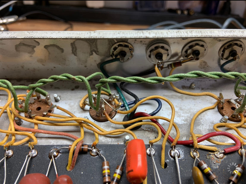 Fender Deluxe Reverb 1968 Silverface "Drip Edge" (AB763 Blackface Circuit)
