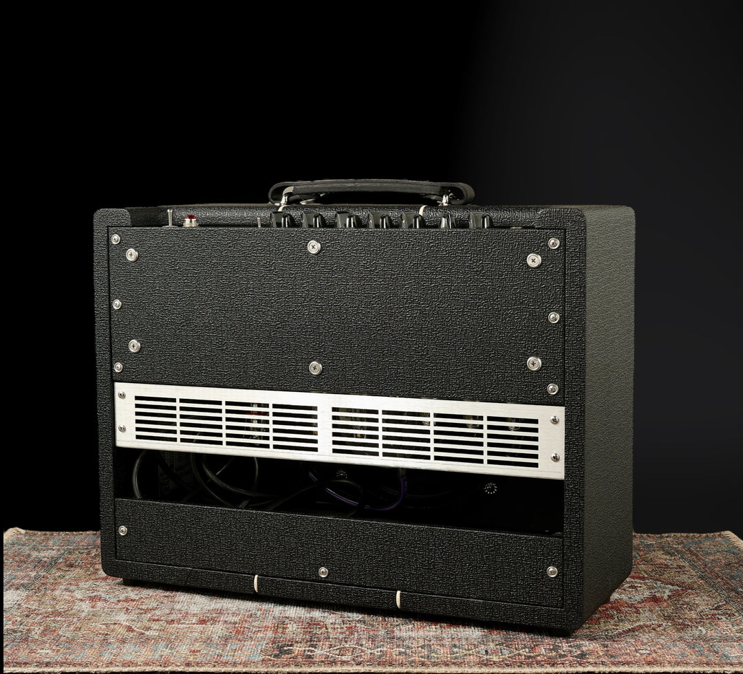 Carr Super Bee 1x10” - NEW - Black. (Authorized Dealer)