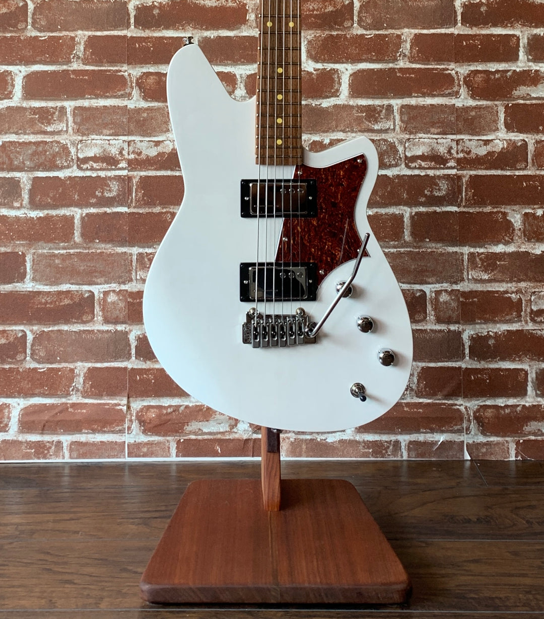 Reverend Descent W Baritone Guitar Trans White.  "Authorized Dealer"