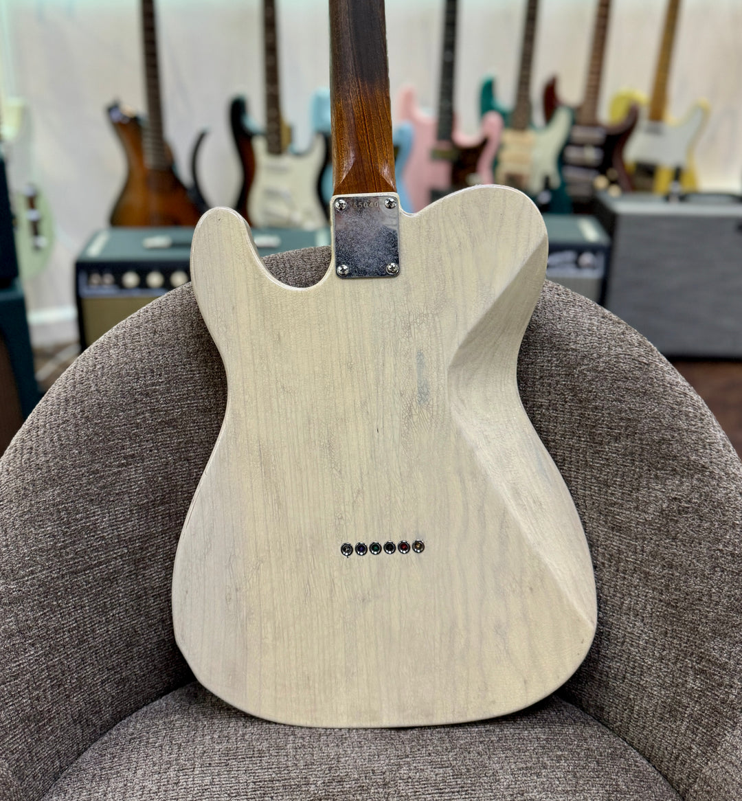Berly Bent T - Vintage White